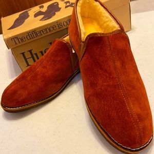 NWT Hush Puppies slippers in rust color.